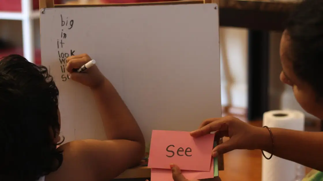 Como o Reforço Bilíngue Pode Potencializar a Alfabetização e o Ensino de Matemática